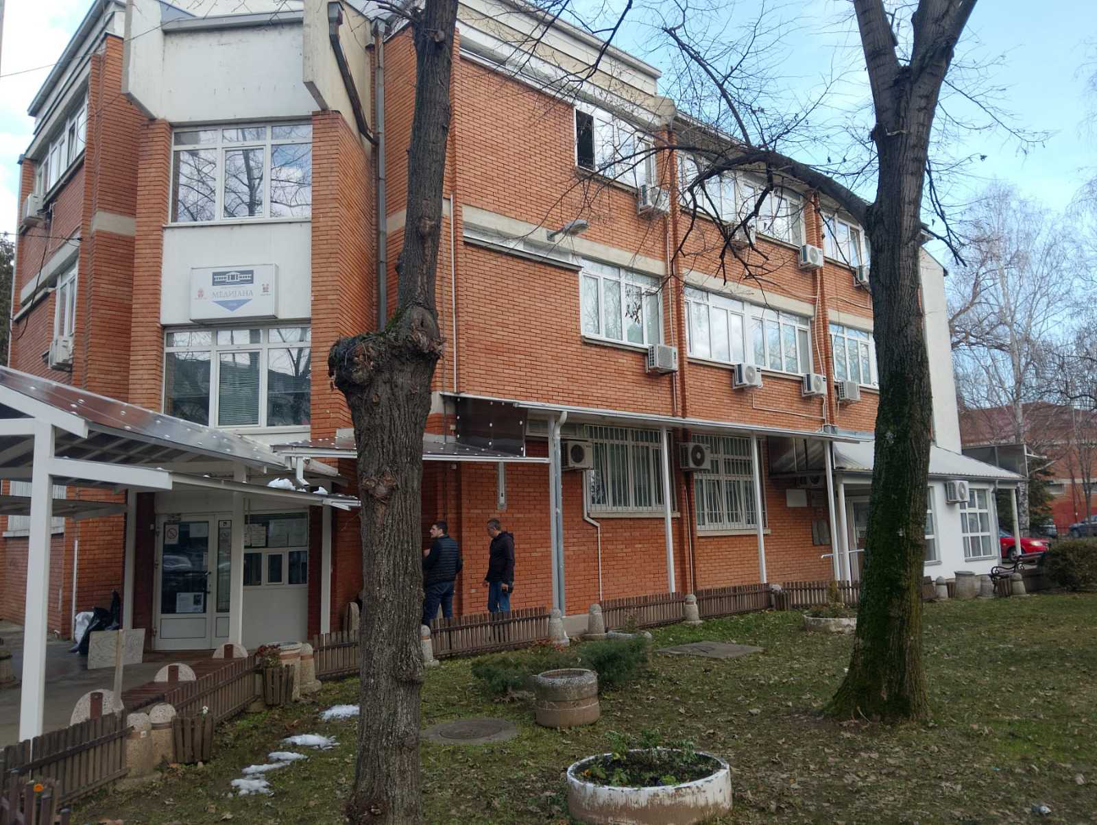 nadstresnica medijana