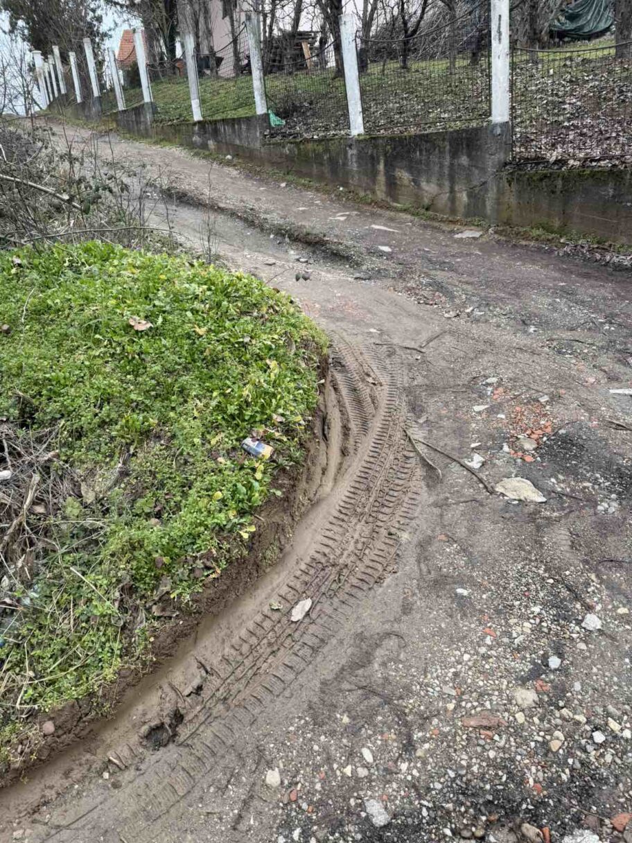 Građani dela Niša u blatu i vodi, bez asfalta, uređene kanalizacije i brige Grada 2 0 02 05 0307d2f228dd2b0647ccf515ca795b1e62c450ffcf77dc9f6fe5553ae9da7693 2207d58ba1b