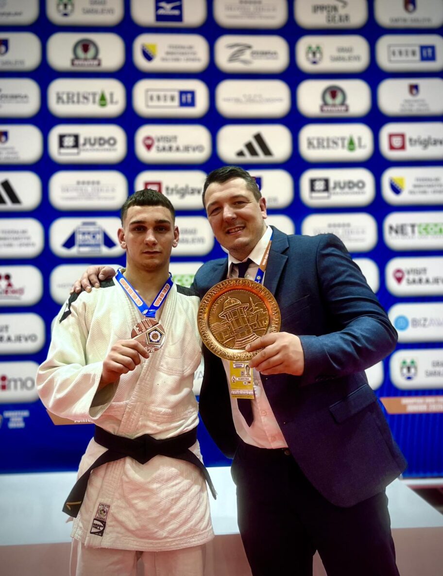 0 02 05 7452e43c673375736517a1a48c315c2c65ed45705ab5a0042a0747e9744c6ff3 2208f6bc794