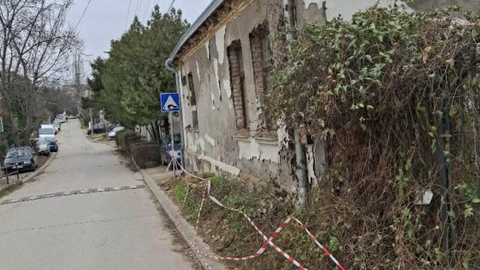 0c42734e e1ee 43cd 8475 fb8764e98f5d