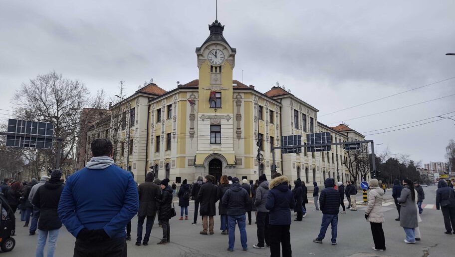 15 meseci od pada nadstrešnice - niški studenti zahtevaju odgovornost, nezavisno pravosuđe i pravdu za 16 ubijenih 2 1000021528