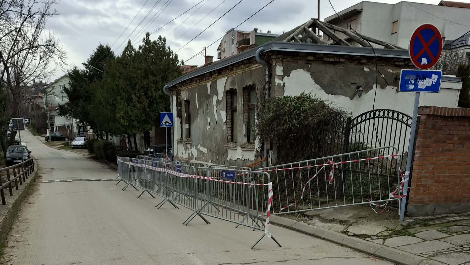 Kuća koja se urušava konačno ograđena, Nišlije i dalje traže trajno rešenje 1 57dca3bc 8f5d 4924 85f1 22e8466b8210 e1770214096606