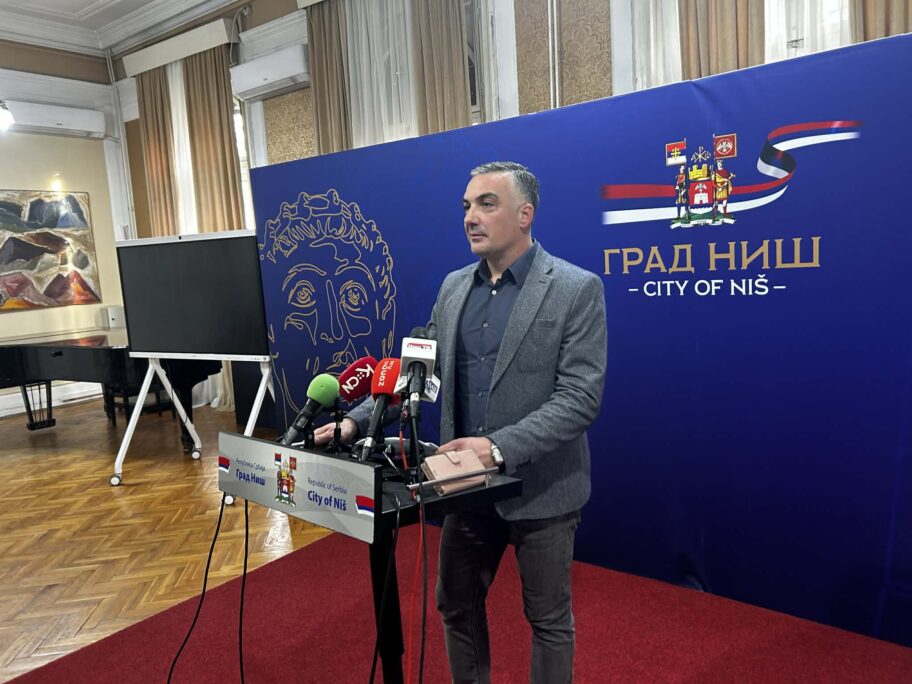 9b8efacc 7f31 4f9a b1d7 cf58e2ebe2a9