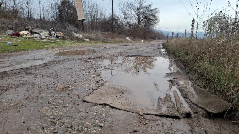 Deo Niša gde ni poštar ne donosi račune - do kuća često samo uz pomoć sajli za vuču 10 IMG 8992
