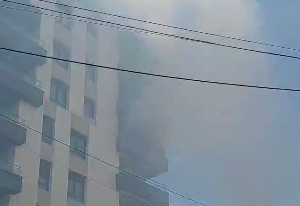 Požar zahvatio zgradu u Vojvode Tankosića u Nišu 1 IMG 9055