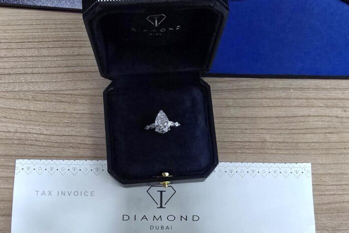 dijamantski prsten foto Uprava carina