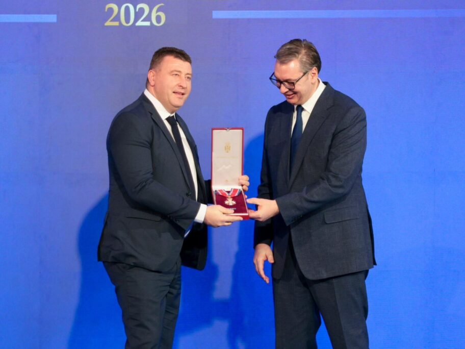 Dobitnici ordenja sa juga - direktor biblioteke u Doljevcu, Dikić, SC "Čair", vranjsko pozorište i niški Dom učenika 3 dom ucenika 1536x1152 1