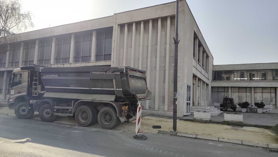 Počeli radovi na obnovi trotoara u Voždovoj ulici 4 1000024157