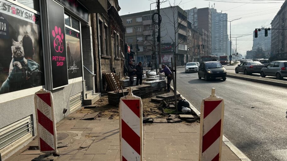 Počeli radovi na obnovi trotoara u Voždovoj ulici 9 IMG 6146
