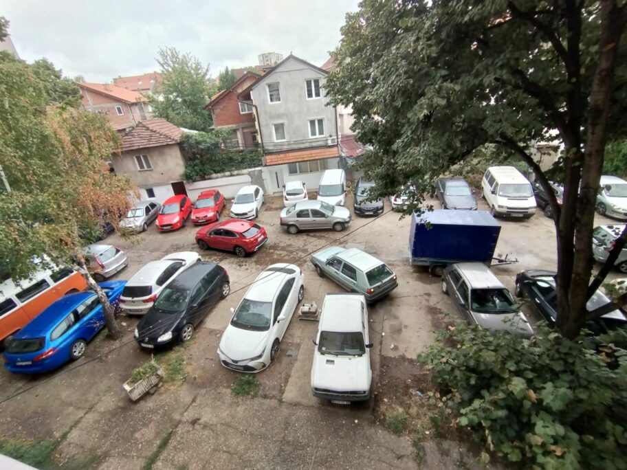 Rat za parking na Bulevaru - rampa podelila komšije, stanari tvrde da im Grad Niš otima zemlju već deceniju 8 e55c9d96 91c2 4125 b43a 338cc1df8736