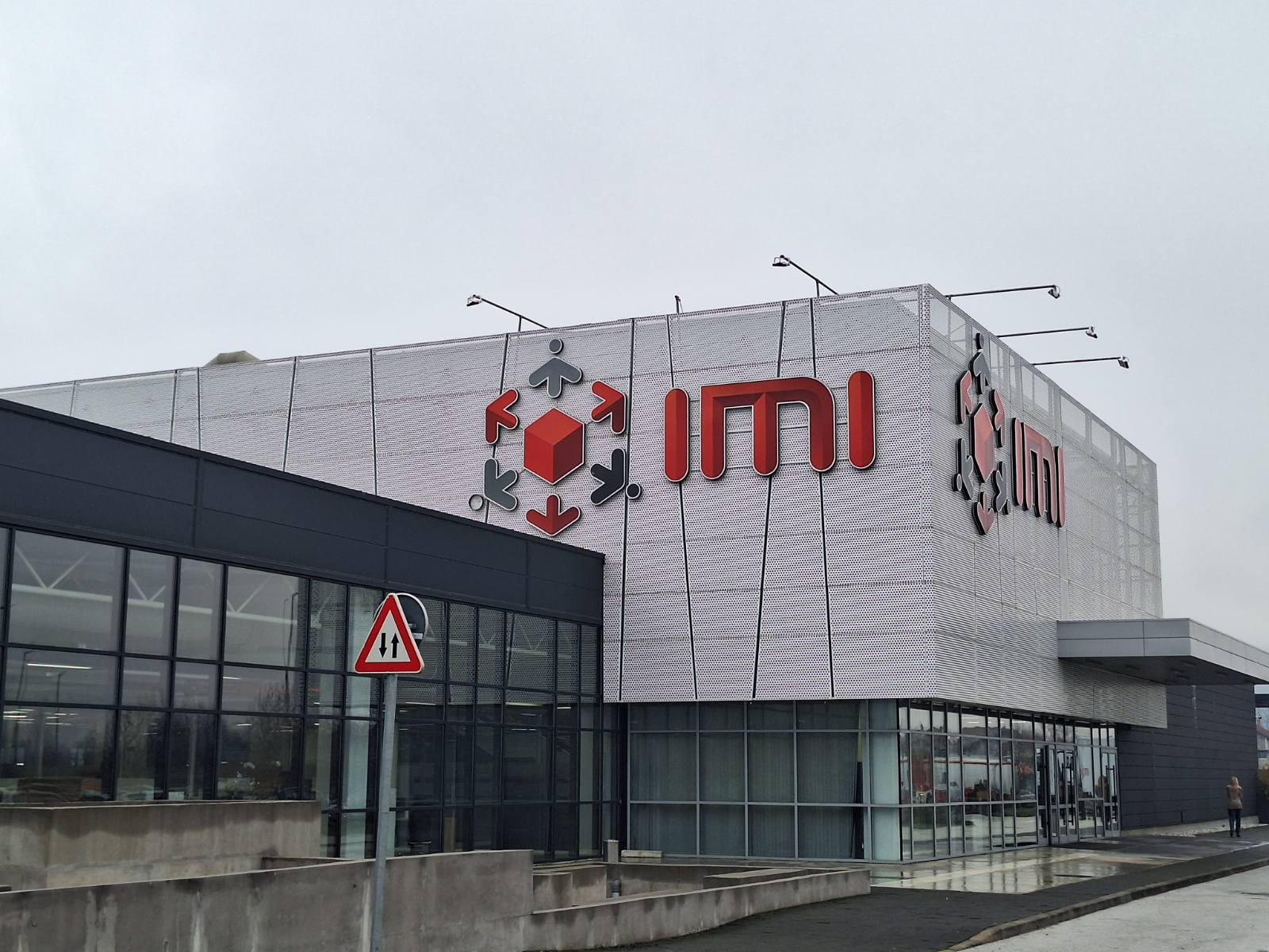 imi fabrika foto blj