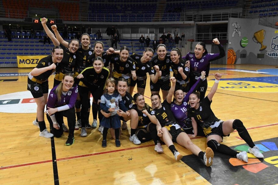 pobeda naise foto arkus liga