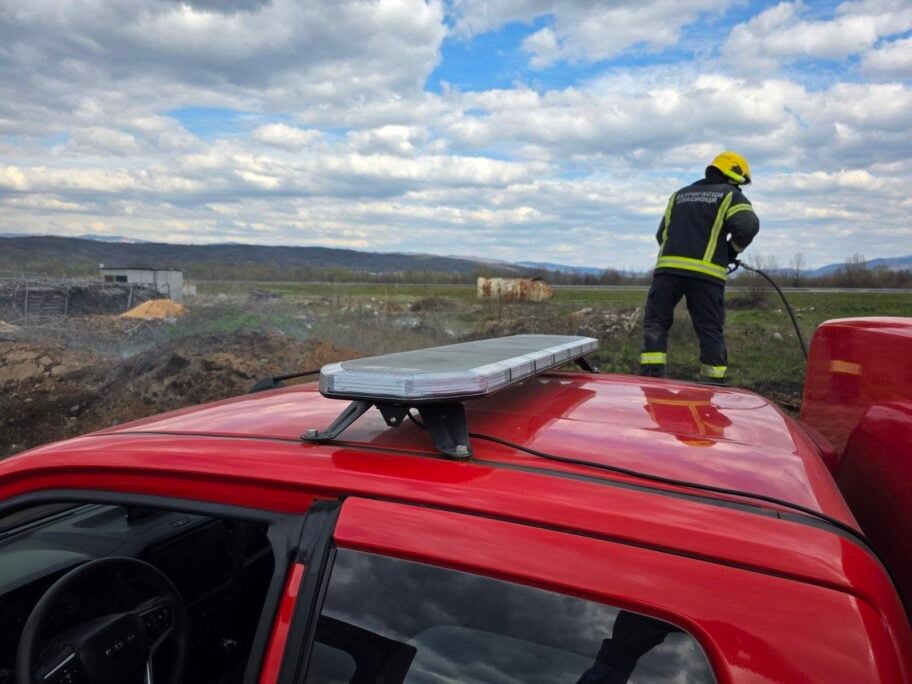 Požar pored auto-puta u blizini Leskovca 3 pozar le mart