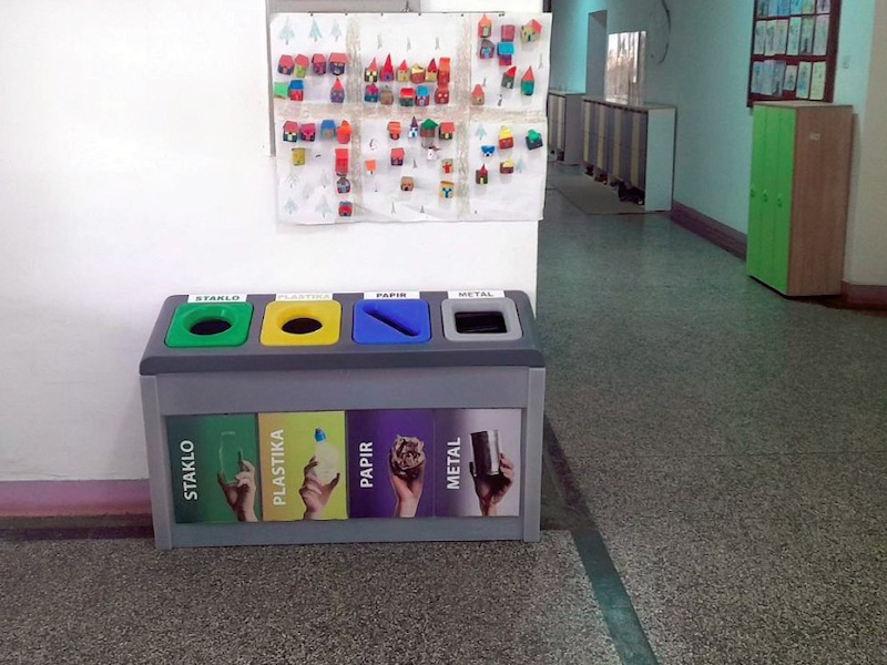 Nova komunalna oprema u Kuršumliji - nabavljeno 40 kontejnera i reciklažni setovi za škole 3 skola reciklaza