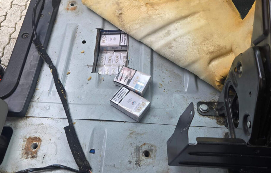 Hapšenje na prelazu Preševo: U bunkeru kombija krio cigarete bez akciza 2 2 1