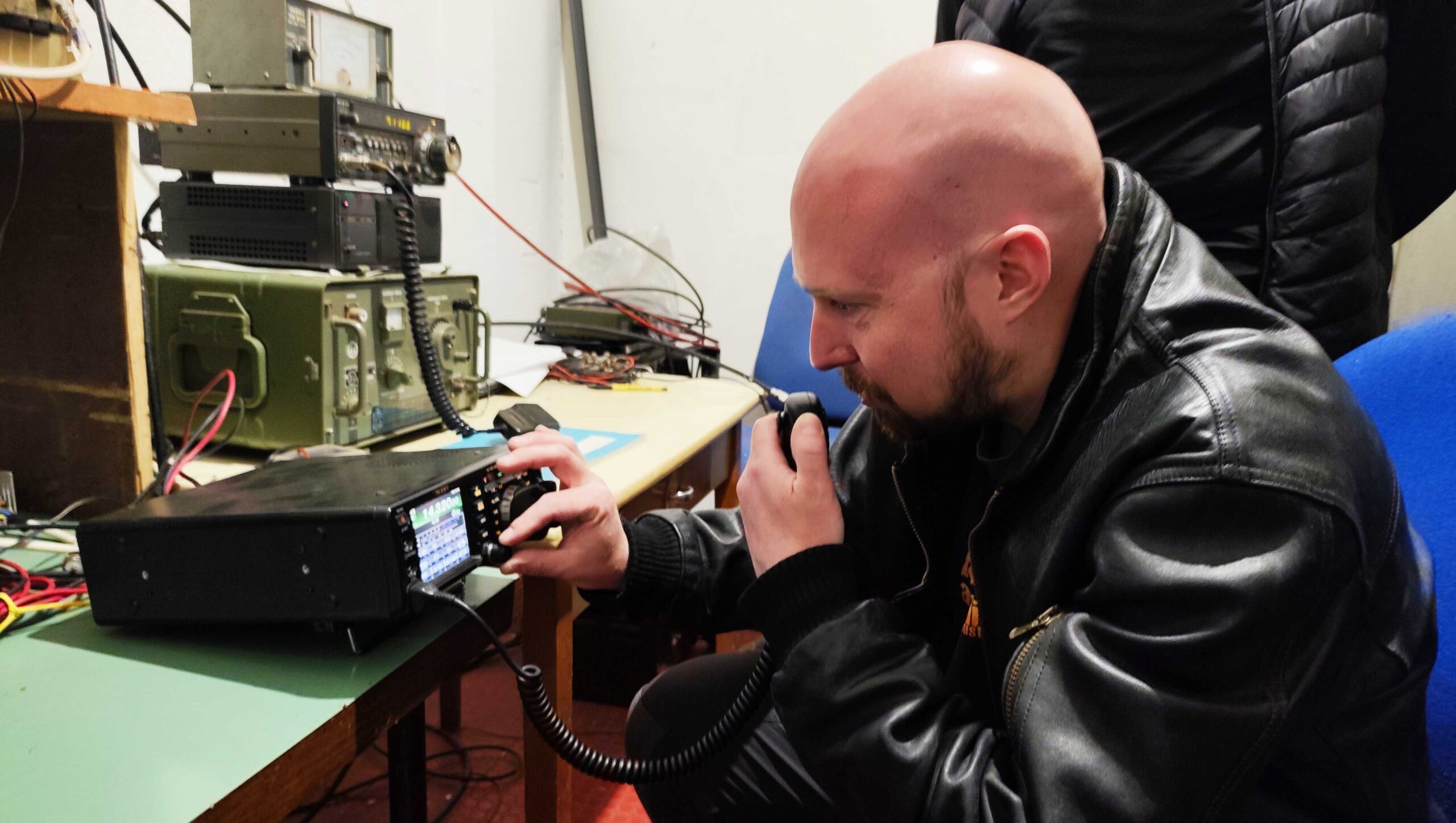Čuvari etra iz niške Tvrđave: radio-amaterizam, hobi stariji od interneta koji spaja Niš sa svetom 1 2026 04 21 12 50 29 433 scaled