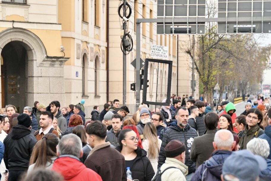 Skup u Nišu: Podrška rektoru Đokiću, studenti nezadovoljni ćutanjem svog rektora 2 DSC 1946