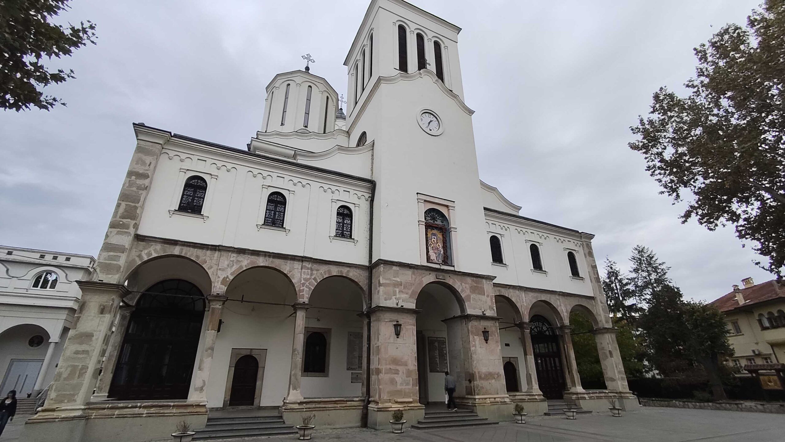 Raspored bogosluženja za vaskršnje praznike u niškom Sabornom hramu 1 IMG 20251022 133502 scaled