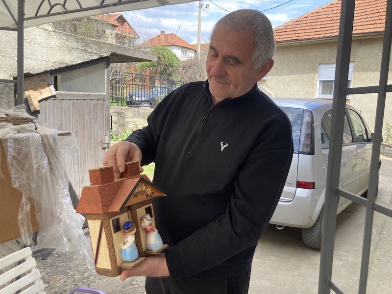 Hobi koji je postao strast - penzioner iz Prokuplja pravi unikate od drveta i prirodnih materijala 4 kucice 4