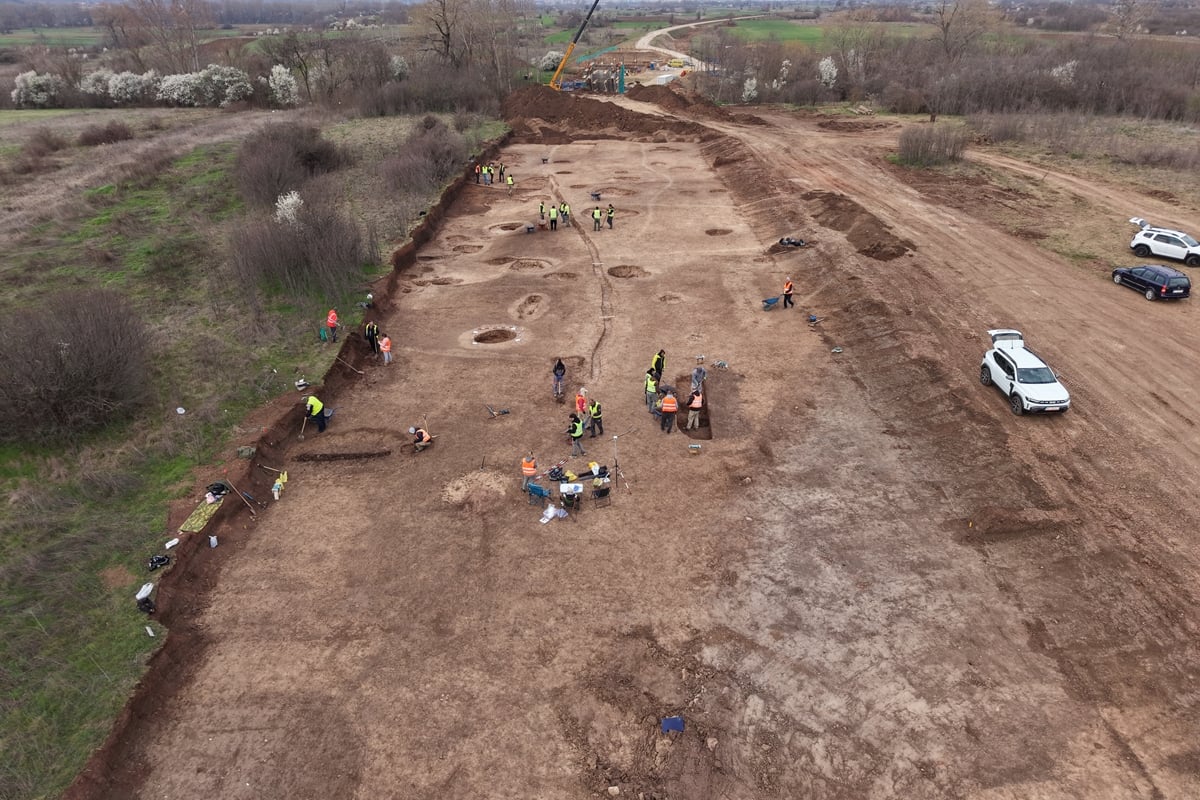 Grobovi starčevačke kulture stari 8 milenijuma otkriveni na trasi buduće obilaznice kraj Niša 1 starcevacki grobovi 01