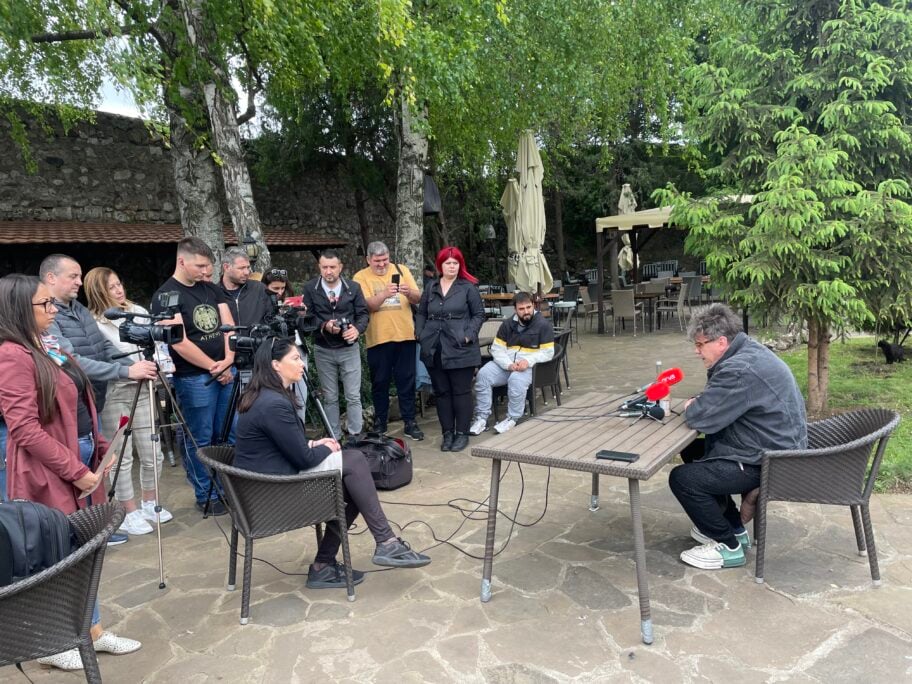 Crvena jabuka na Letnjoj pozornici u niškoj Tvrđavi 22. maja, uz pesme koje traju četiri decenije 10 IMG 2637