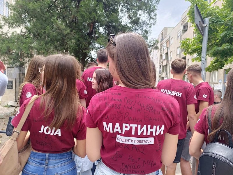 Maturanti prokupačke Gimnazije poslednji školski dan iskoristili za solidarnost sa studentima 1 IMG 8170 2