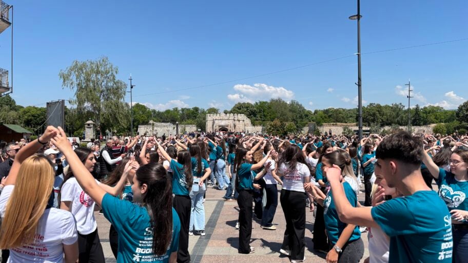 "Mi smo snaga ove države" - niški maturanti plesali u centru grada za kraj jednog poglavlja života 6 image00009 1