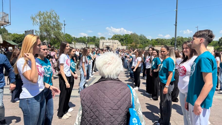 "Mi smo snaga ove države" - niški maturanti plesali u centru grada za kraj jednog poglavlja života 2 image00011 1