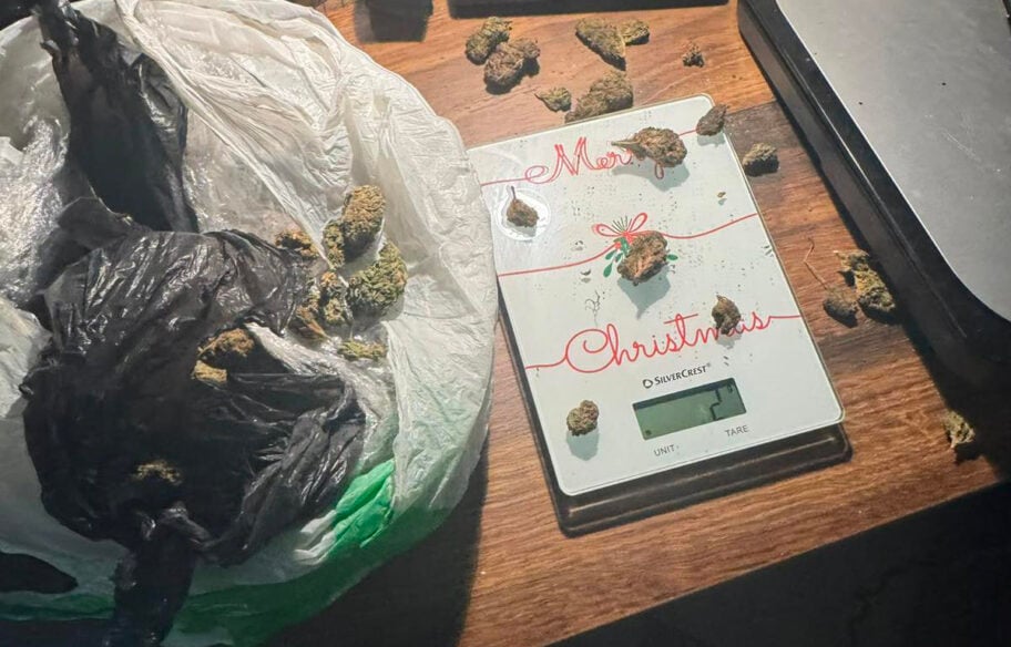 Zaplenjeni kokain, marihuana i oružje u Nišu, uhapšena trojica muškaraca 2 01