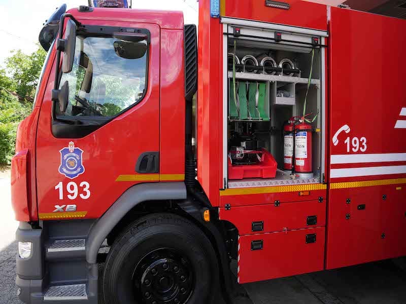 Sektor za vanredne situacije u Prokuplju dobio novo vatrogasno vozilo, stiže i šest novih vatrogasaca 2 09