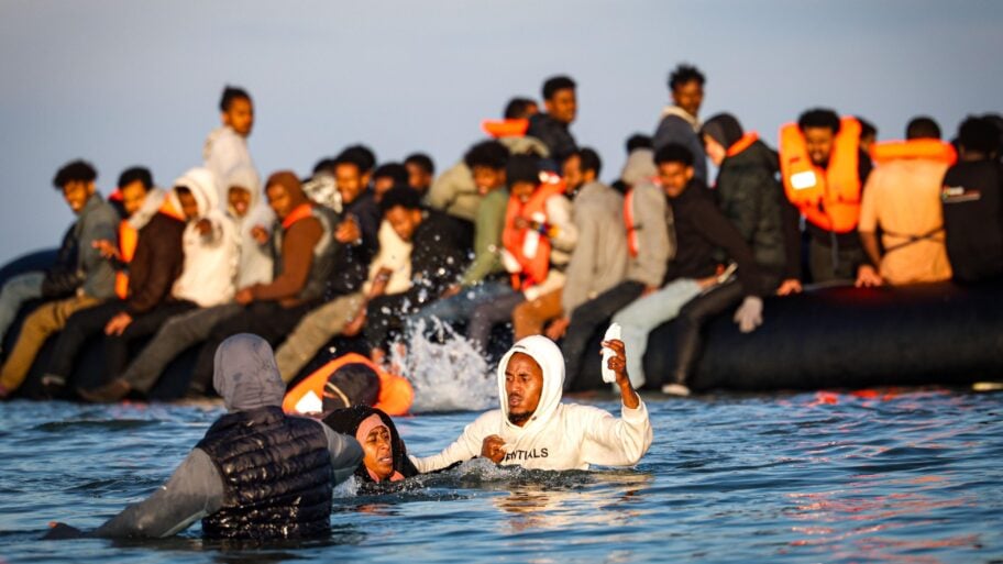 Hegset o 'invaziji migranata' na Evropu, na godišnjicu iskrcavanja u Normandiji 12 569be8c0 6250 11f1 85ff 59ce551447b3