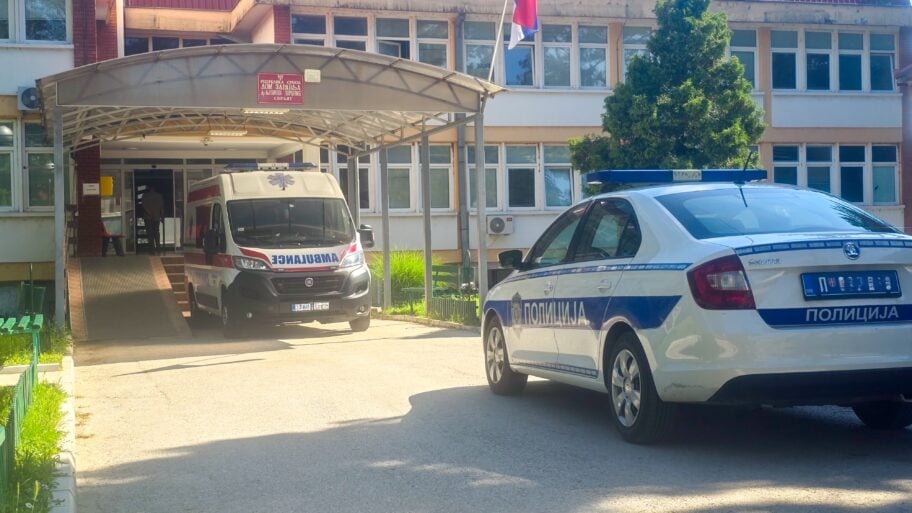 Pacijentkinja u Svrljigu ujela policajca za stomak 3 Dom zdravlja Svrljig ALEKSANDAR KOSTIC PHOTO