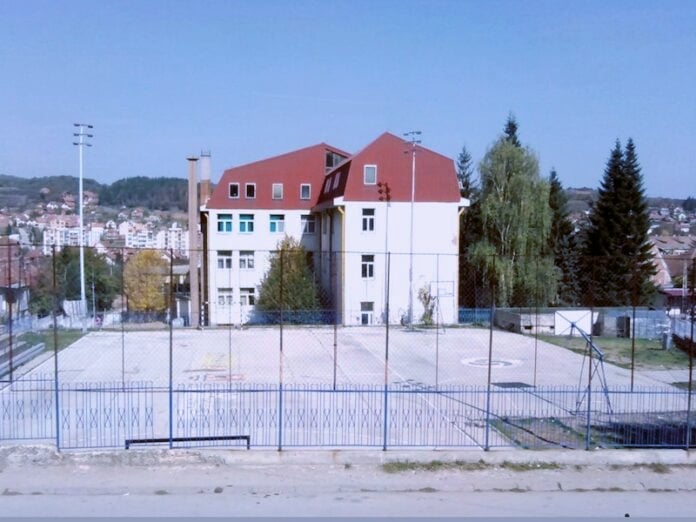 Gimnazijalci u Kuršumliji dobijaju moderno sportsko igralište sa specijalnom podlogom