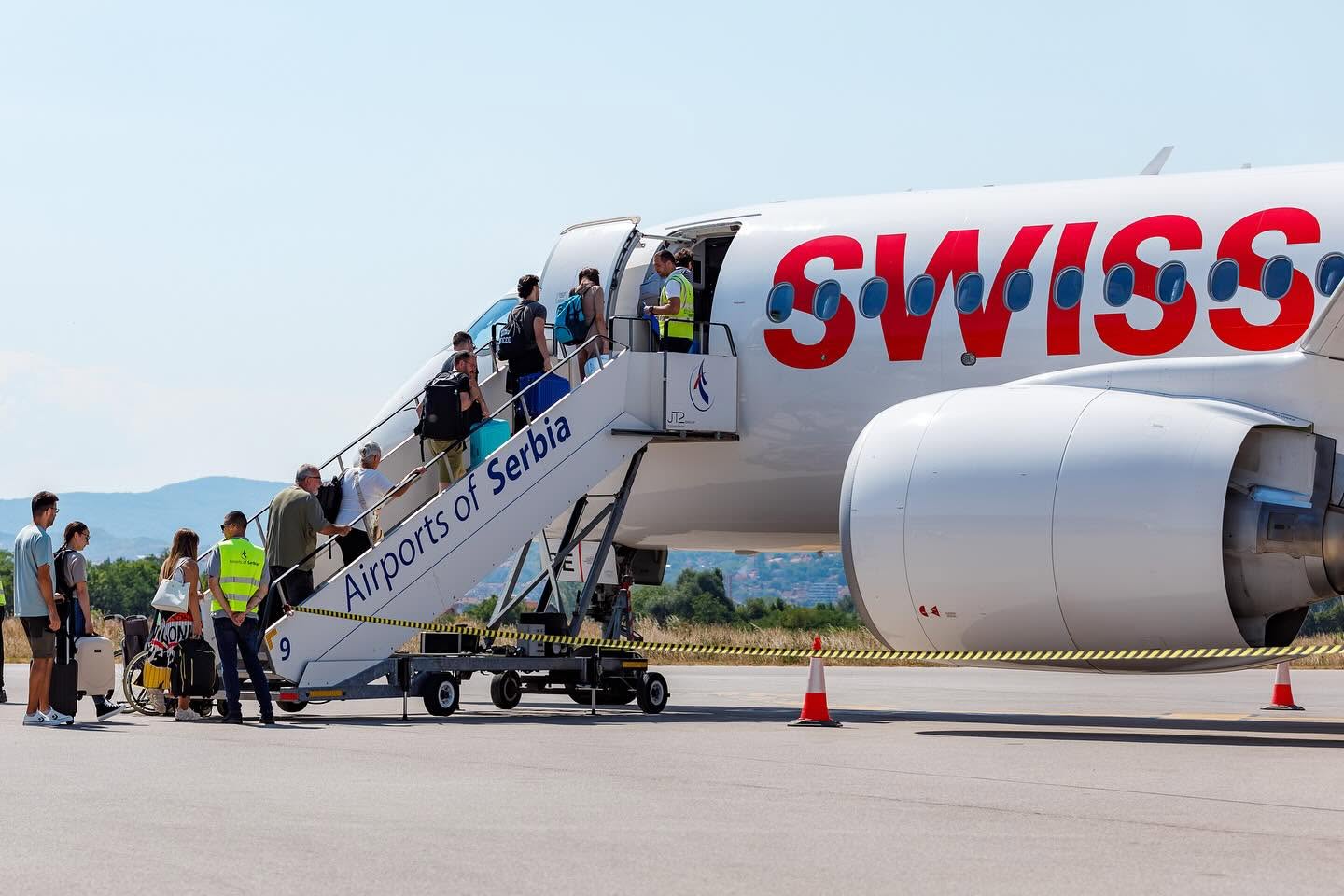 nis aerodrom swiss avion foto aerodrom konstantin veliki