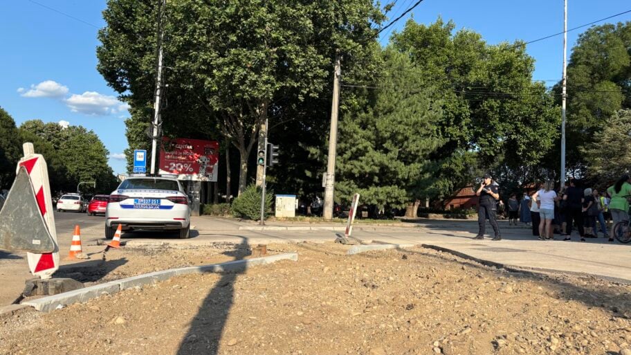 Stanovnici Kajmakčalanske u Nišu blokirali saobraćaj zbog problema sa vodom, traže zamenu dotrajalih cevi 4 IMG 7660