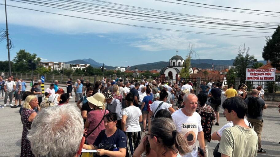 "Naše kuće nisu koridor za prugu" – Pantelejci blokadom započeli trodnevni bunt protiv obilaznice 6 IMG 9336