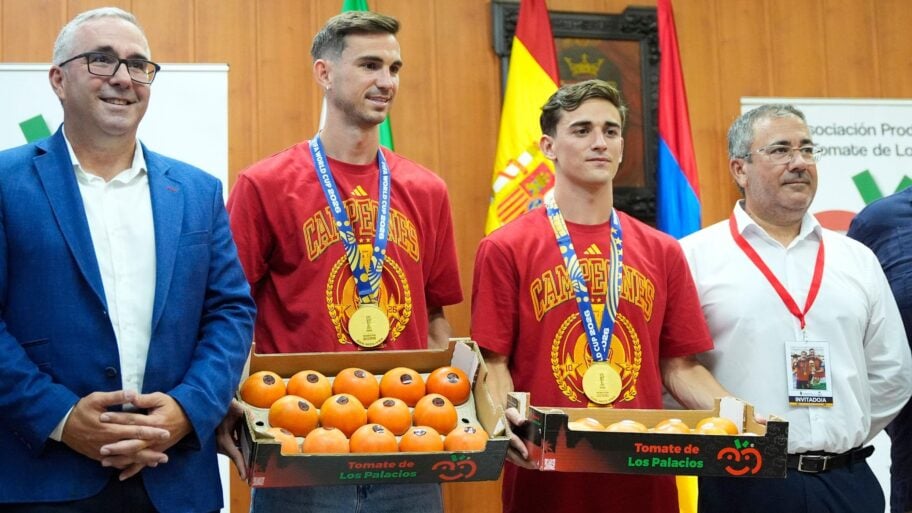 Neobičan poklon za svetske prvake u fudbalu - 150 kilograma paradajza 3 da1a9c10 8662 11f1 93cb 95d7eb12ec49