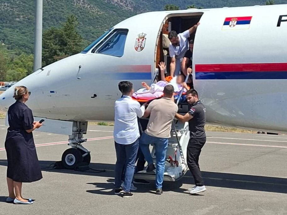 povredjeni aerodrom foto Dragoslav pavlovic gradonacelnik nisa