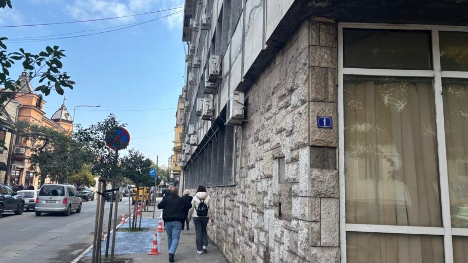 Konačno rekonstrukcija zgrade PIO fonda u Nišu - cena preko 8 miliona evra, rok dve godine 2 skele